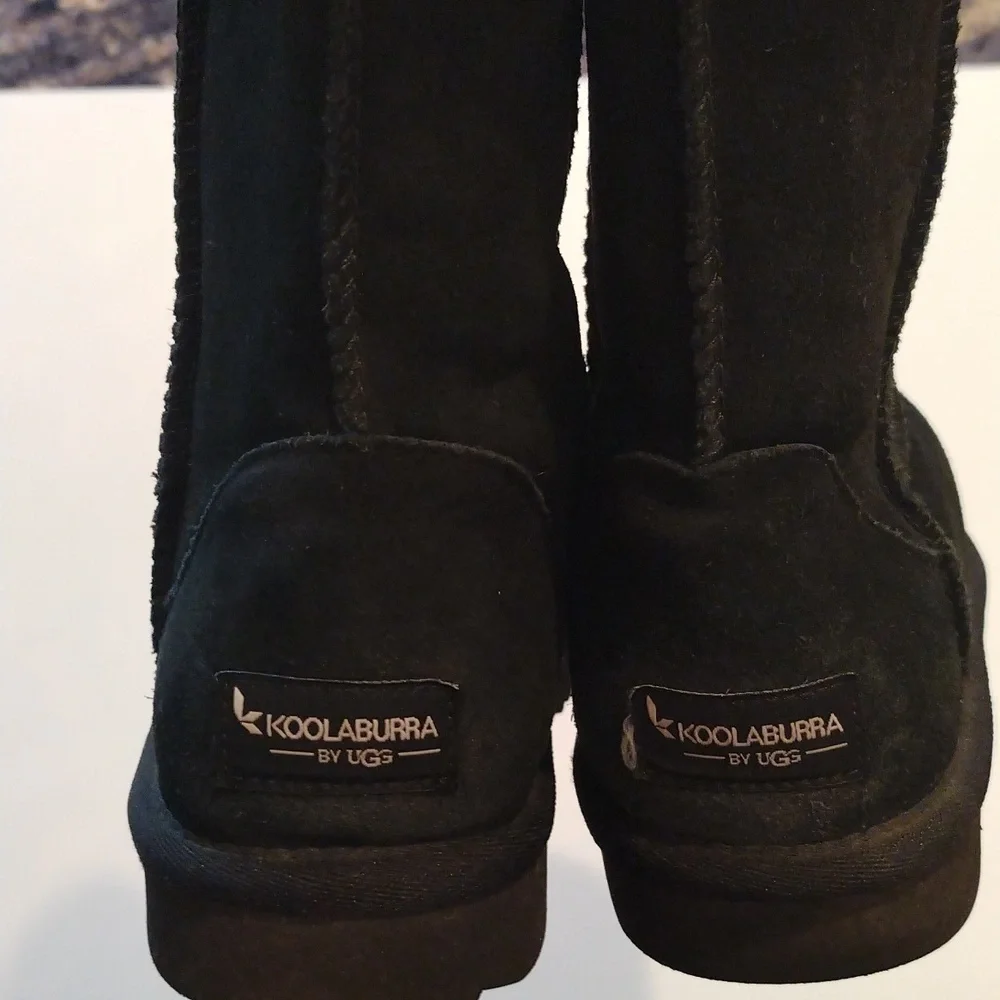 - -Koolabura by Ugg black suede fleece lined boots